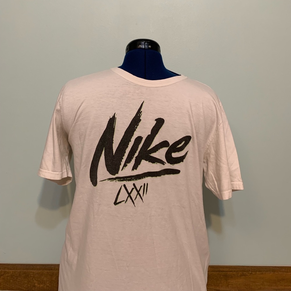 Nike Regular Fit White Tee Men’s (L)